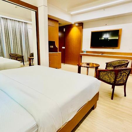 Neel Skye - Couple Friendly - Dlf My Pad, Gomtinagar , Lucknow Aparthotel Εξωτερικό φωτογραφία